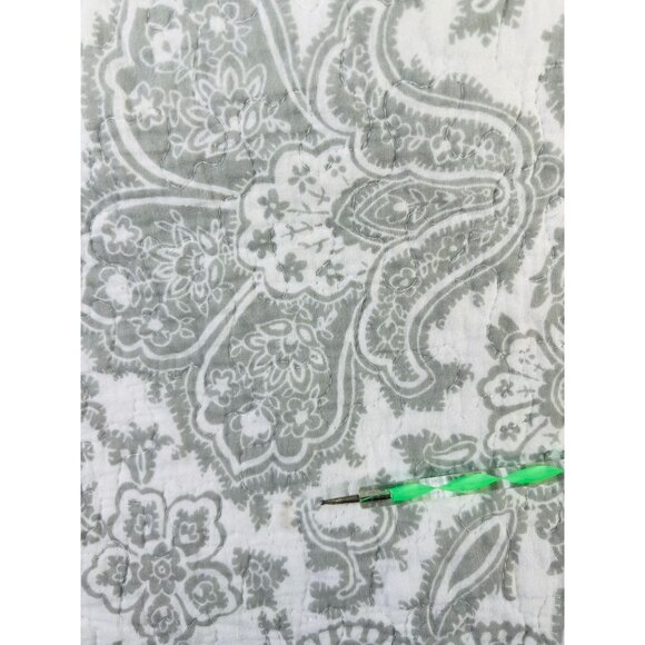 3 Tommy Bahama Home Quilted Shams Gray & White Paisley Floral 36" X 20" Cotton - Picture 3 of 6